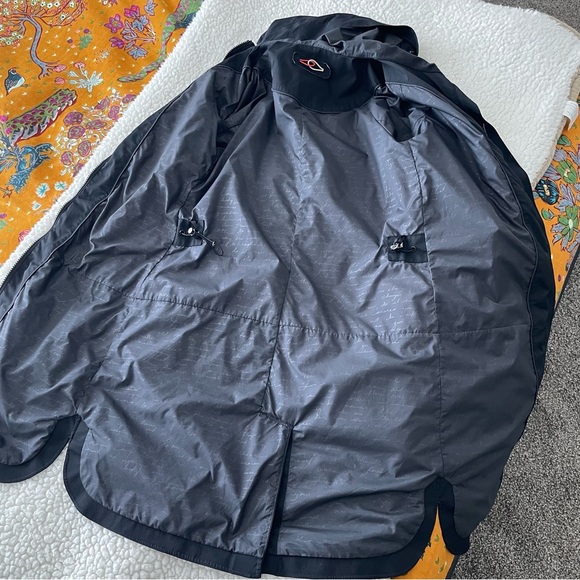 Lululemon Definitely Raining Raincoat - Picture 11 of 11